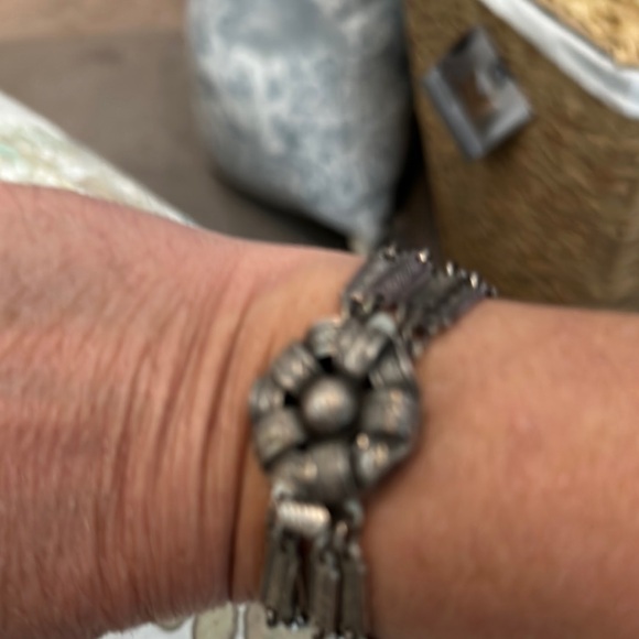 COPY - Elegant Silver Bracelet - Picture 2 of 3